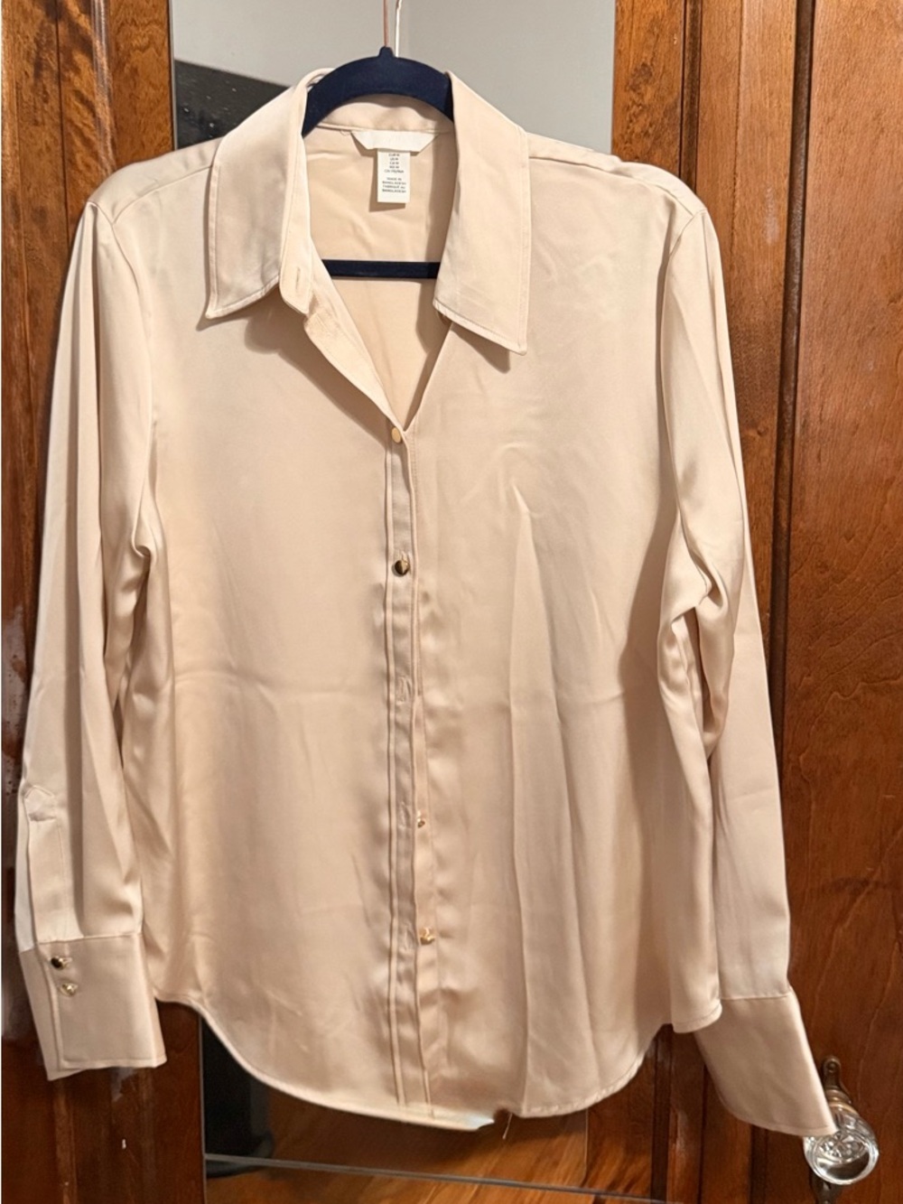 H&M Womens Long-Sleeve Button-Up Shirt in Light Beige - Size M - Picture 4 of 4